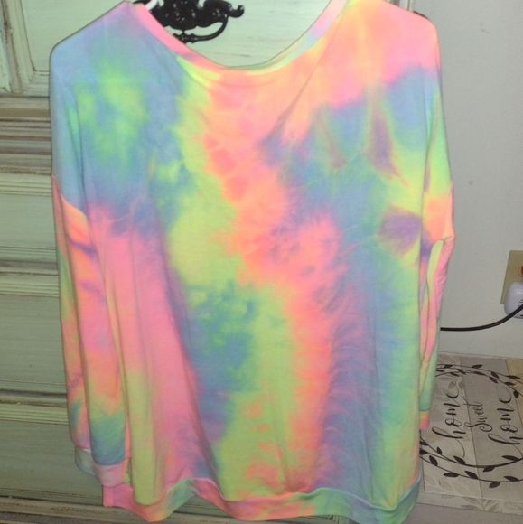 Bibi tie dye oversized long sleeve shirt in size small - Picture 2 of 4